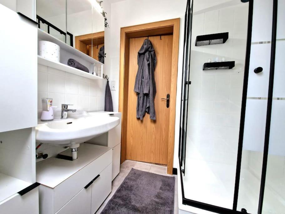 Gemuetliche Wohnung Direkt Am Kuestenkanal! Wardenburg Esterno foto