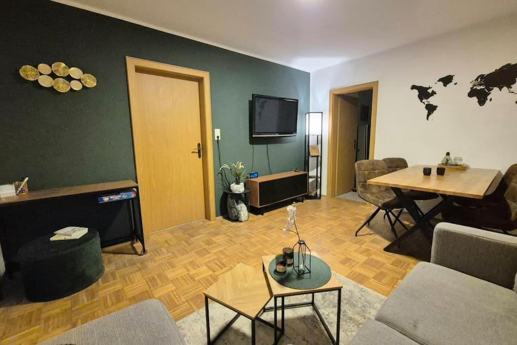 Gemuetliche Wohnung Direkt Am Kuestenkanal! Wardenburg Esterno foto